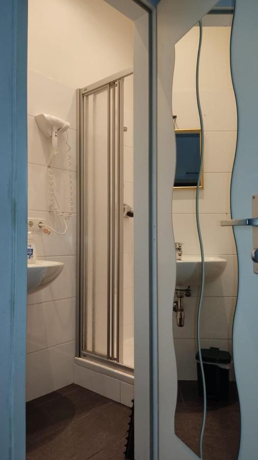 Hostel Abai 1150 Only Www-on-line-check-in & Selfservice Wien