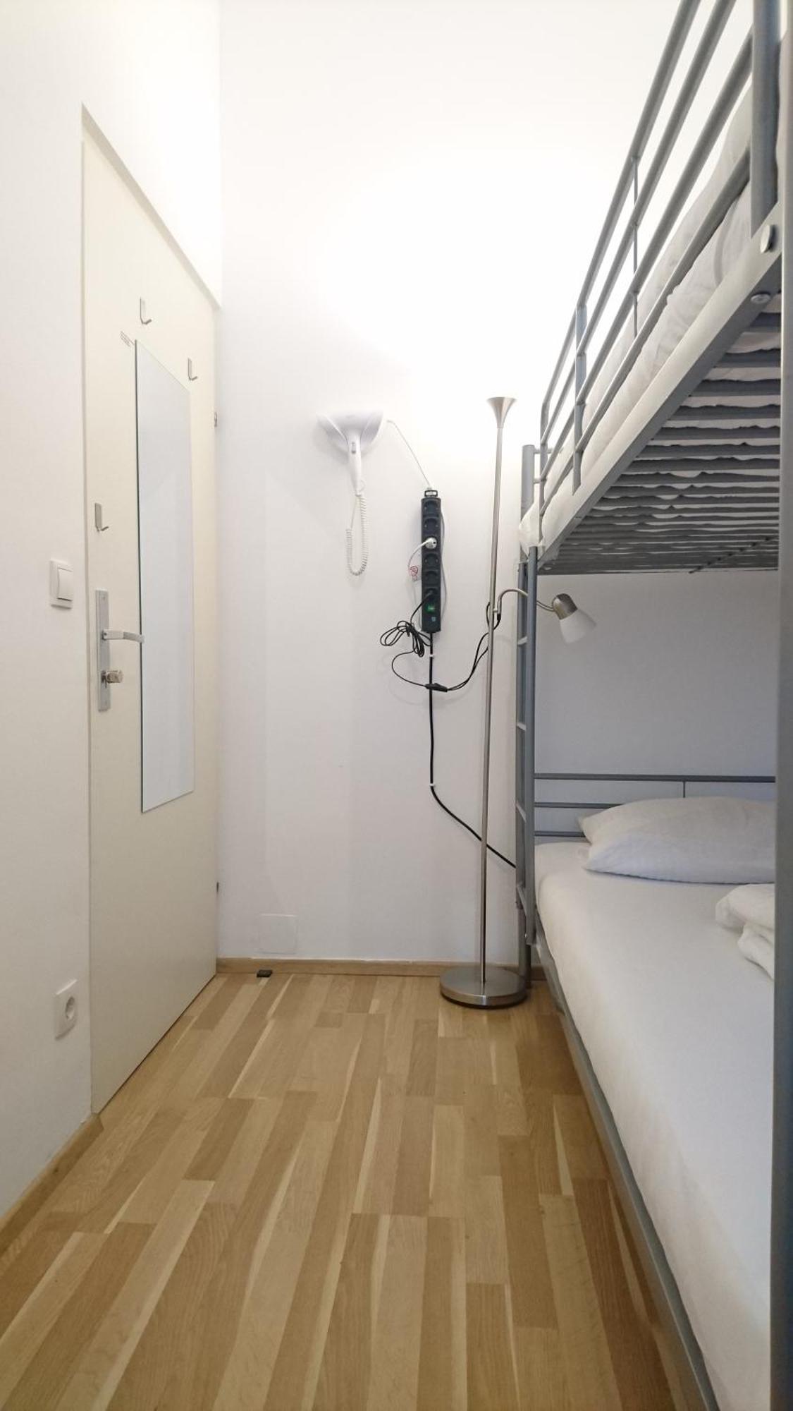 Hostel Abai 1150 Only Www-on-line-check-in & Selfservice Wien
